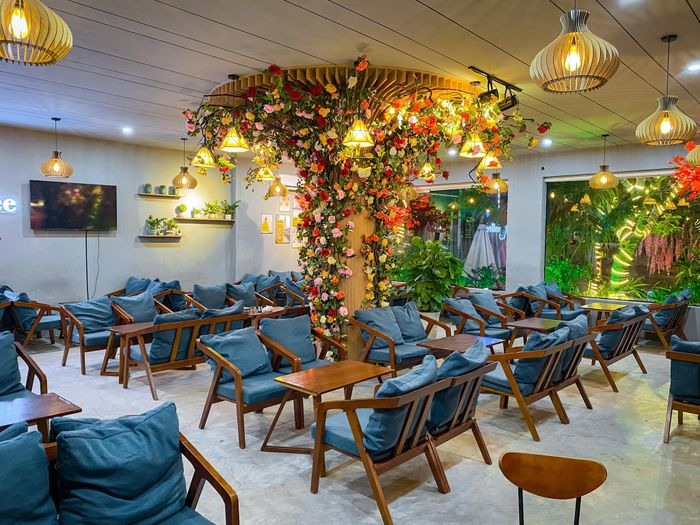 Góc sống ảo đầy nghệ thuật tại Oliver Coffee