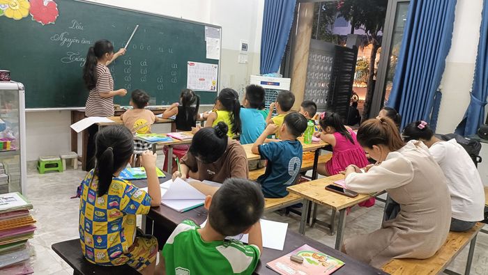 Hình ảnh lớp học Luyện Chữ Đẹp Bích Nguyễn (1)