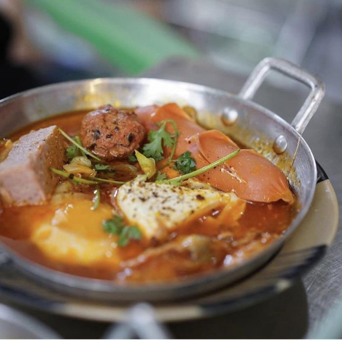 Hình ảnh chảo bánh mì hấp dẫn tại Xuân Lạc