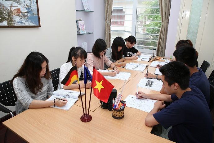 Hình ảnh thư viện hiện đại tại Trường Cao đẳng Ngoại ngữ và Công nghệ Hà Nội