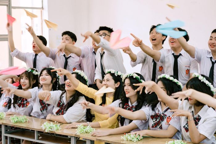 Tấn Kần Studio - Tác phẩm nghệ thuật kỷ yếu