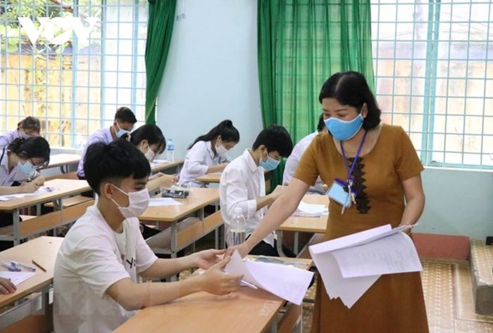 Ảnh minh họa: Lễ vinh danh thủ khoa tại Bắc Ninh (Nguồn: Internet)