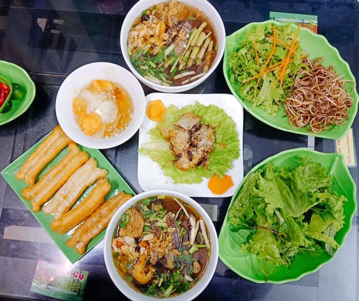 Bánh đa cua bể Bà Cụ - Bữa sáng đậm vị biển khơi