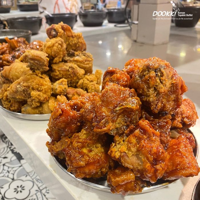 DOOKKI DOOKKI - Không gian buffet Tokbokki sôi động