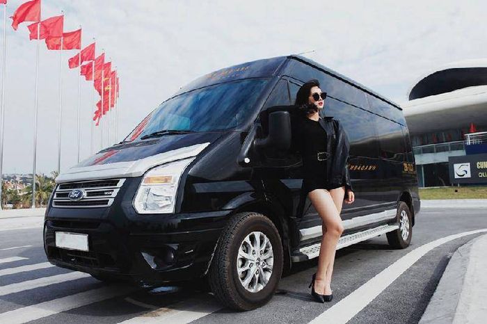 Hình ảnh đội xe cao cấp Nội Bài 247