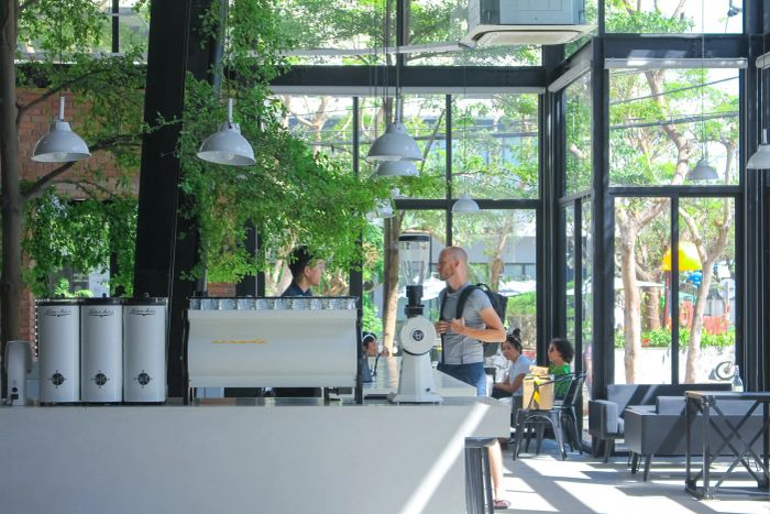 43 Factory Coffee Roaster - Không gian công nghiệp phong cách