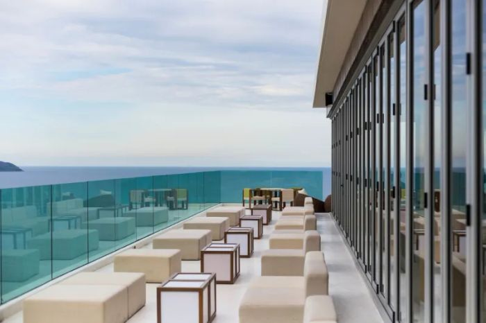 The Top Bar - View thành phố từ tầng 24 ấn tượng