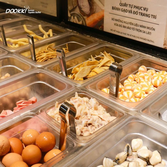 DOOKKI DOOKKI - Quầy nguyên liệu tươi ngon bắt mắt