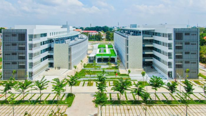 Hình ảnh khuôn viên xanh mát Đại học Cần Thơ