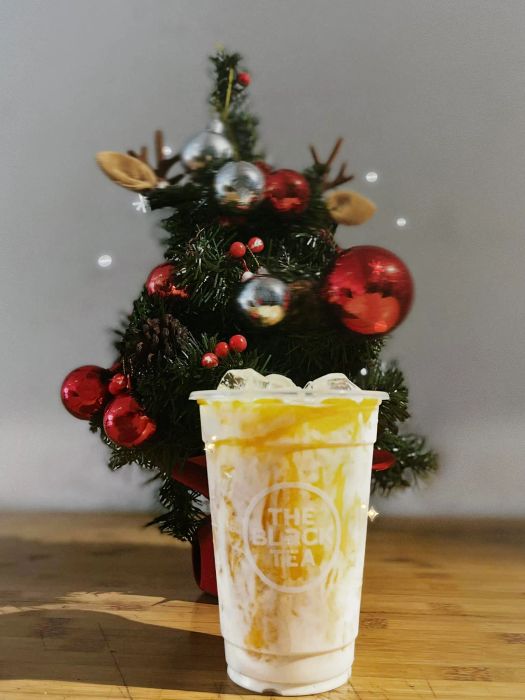 Hình ảnh The Black Tea - Nghệ thuật trình bày qua ly trà trong suốt