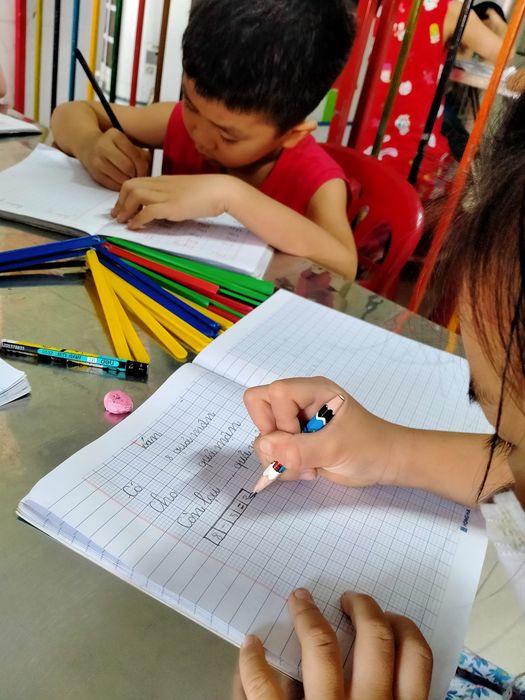 Hình ảnh thành tích học viên Luyện Chữ Đẹp Ong Vàng
