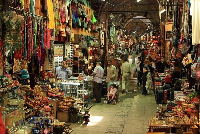 Trải nghiệm mua sắm tại chợ Bazaar cổ kính