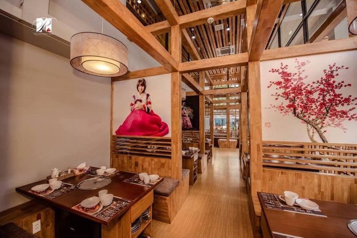 Không gian ấm cúng và món nướng đặc sắc tại Nhà Hàng Trăm Năm