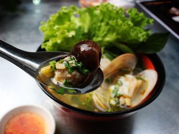 Hình ảnh món hủ tiếu ốc đặc trưng tại quán