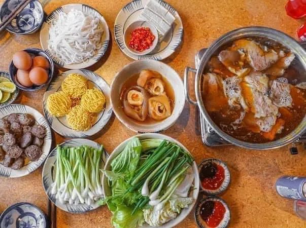 Lẩu Bò Nhà Gỗ - Hình ảnh 1
