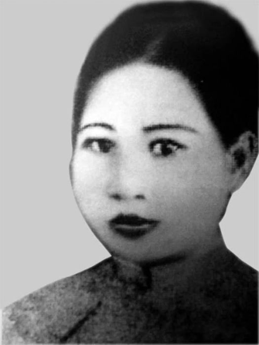 Chân dung nữ sĩ Mộng Tuyết - người phụ nữ làm nên lịch sử thơ ca
