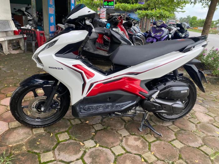 Không gian trưng bày tại Xe máy cũ Lê Thành