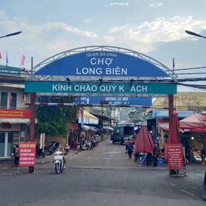 Ảnh chụp chợ Long Biên - biểu tượng thương mại đêm Hà Nội