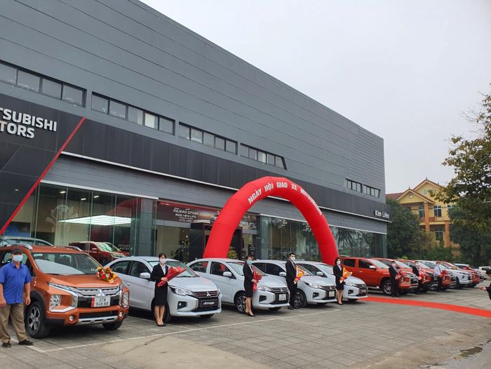 Hình ảnh showroom Mitsubishi Vinh - Không gian trưng bày đẳng cấp