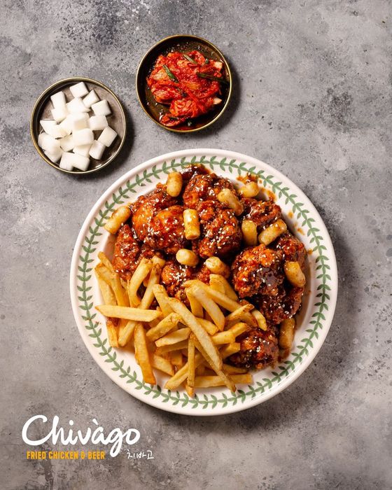 Những món gà rán hấp dẫn tại Chivago Chicken Vietnam