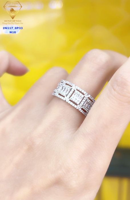 Không gian trưng bày ấn tượng tại Kim Phát Hiệp Thành Jewelry