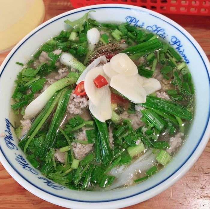 Không gian ấm cúng và tô phở đặc trưng tại Phở Hải Phòng