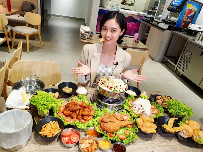Chicken Plus - Hình ảnh thực tế sống động