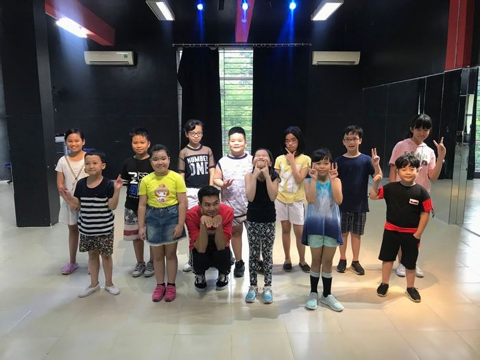 Học viên nhí say mê luyện tập tại Hanoi Dance Academy