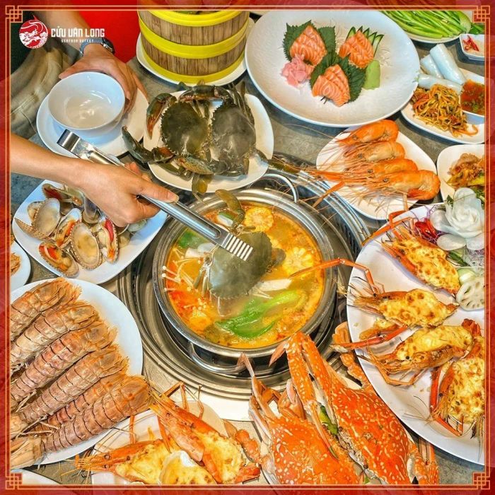 Không gian sang trọng tại Buffet Hải Sản Cửu Vân Long