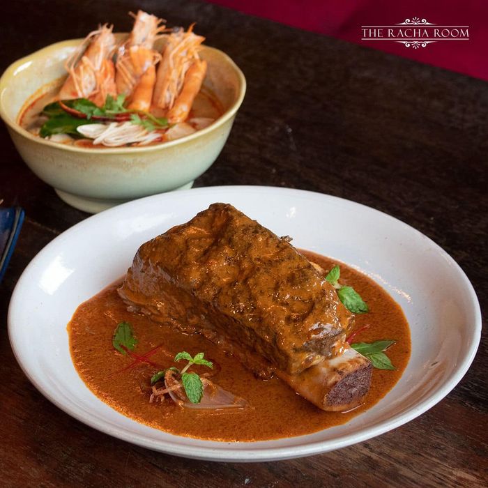Hình ảnh The Racha Room - Quầy bar sang trọng đậm chất hoàng gia
