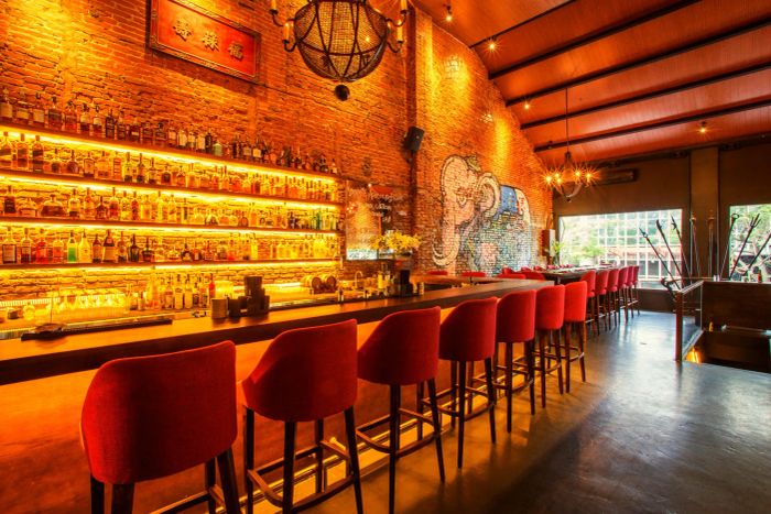 Không gian ấm cúng với phong cách Thái Lan tại The Racha Room