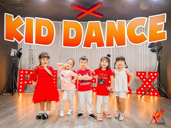 Không gian luyện tập hiện đại tại Phoenix Dance Studio
