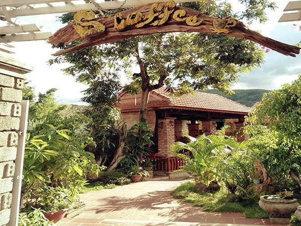 Không gian ấn tượng tại S Coffee với phong cách mộc mạc