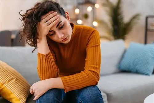 Những dấu hiệu nhận biết 12 con giáp đang chịu đựng stress quá mức