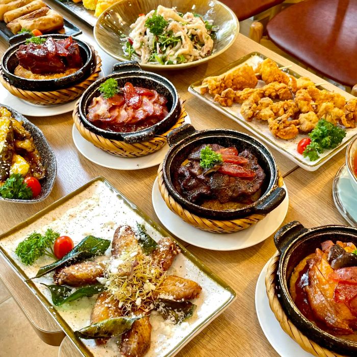 Những món cơm niêu vàng ươm hấp dẫn tại Nhà hàng KOMBO