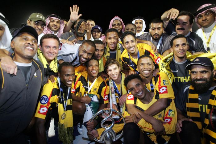 Al-Ittihad - Nhà đương kim vô địch liên tiếp 2004-2005 [Ảnh 1]