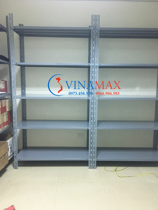 Không gian trưng bày ấn tượng với hệ thống kệ VinaMax