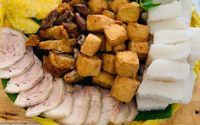 Không gian ấm cúng tại Bún Đậu Mẹt & Bún Chả Xuân La (Nguồn: Internet)