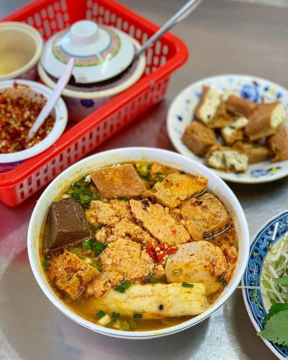 Hình ảnh tô bún riêu thơm ngon tại Bà Dú
