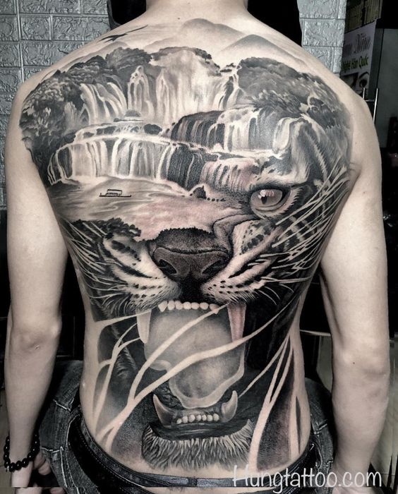 Hình ảnh thực tế lớp học tại Hùng Tattoo
