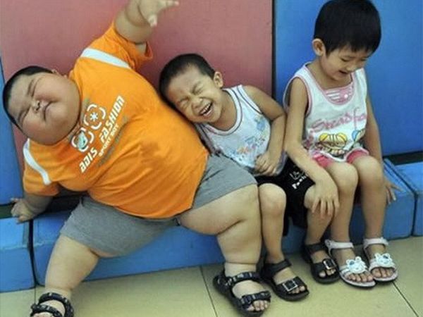 Hình ảnh minh họa về tình trạng béo phì ở trẻ em