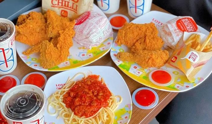 Hình ảnh gà rán sốt phô mai béo ngậy tại Lotteria