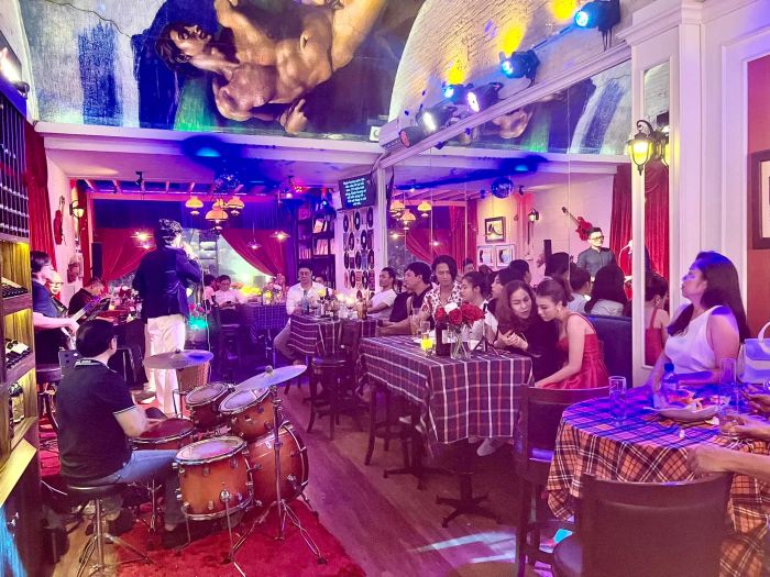 Góc thưởng thức rượu vang cao cấp tại Music One