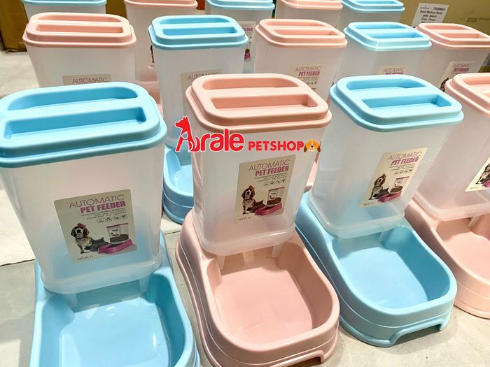Góc trưng bày phụ kiện cao cấp tại Arale Petshop