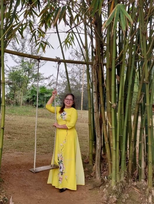 Chân dung nhà thơ Trần Thị Ngọc Oanh