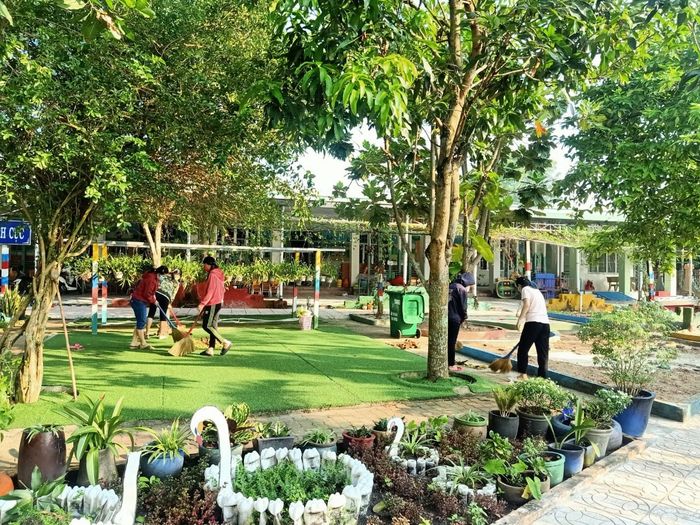 Hình ảnh thứ hai về Trường Mầm non Rạng Đông - Kiến trúc trường chuẩn quốc gia với phòng học khang trang, khu vui chơi sáng tạo và vườn rau sạch thú vị cho trẻ