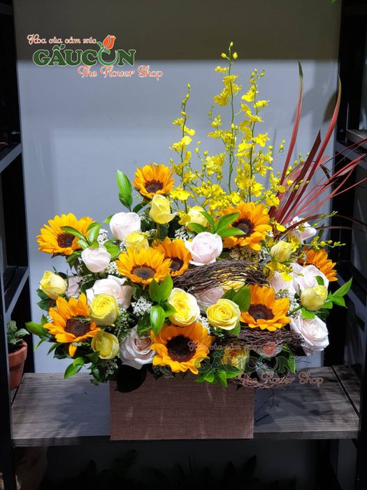 Không gian tràn ngập sắc hoa tại Gấu Con Flower