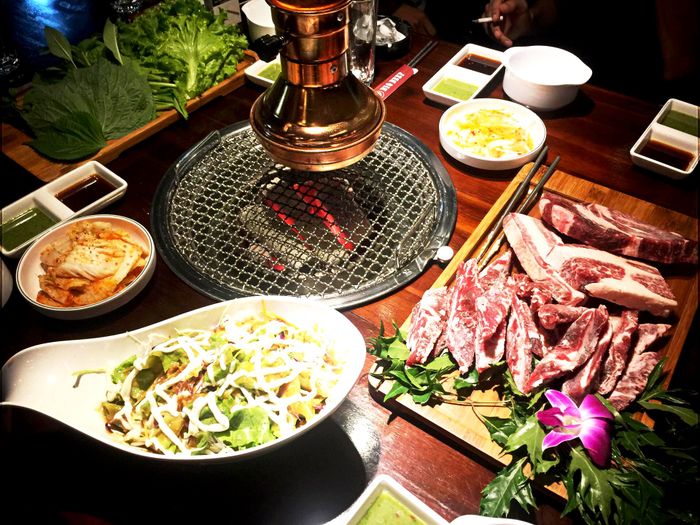 Không gian ấm cúng tại Mr.Big Beef với những tảng bò thượng hạng