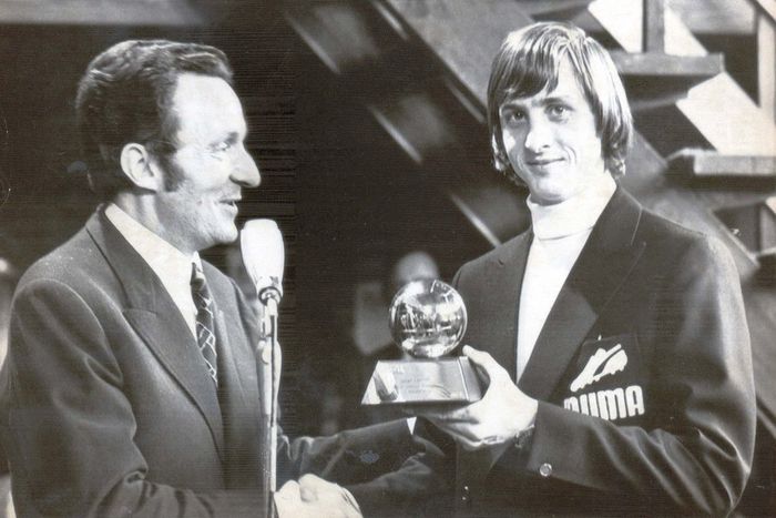 Trong vòng 4 năm ngắn ngủi, Johan Cruyff đã xuất sắc đoạt 3 Quả bóng vàng danh giá
