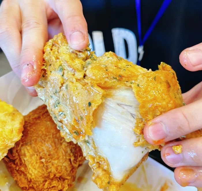 Hình ảnh gà rán vàng giòn tại Texas Chicken